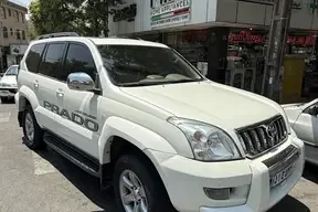 تویوتا پرادو چهار در